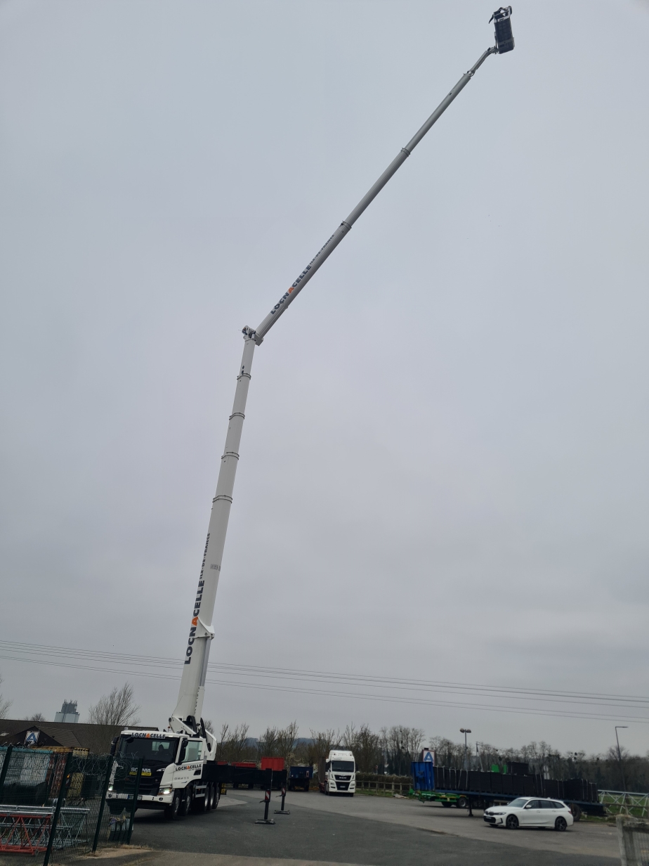 Das neue Flaggschiff von LOCNACELLE bietet bis zu 90 m Arbeitshöhe